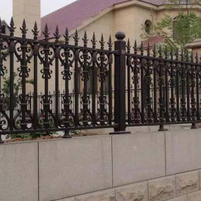 安徽合肥圍墻護欄選購指南 價格、供應商與施工要點